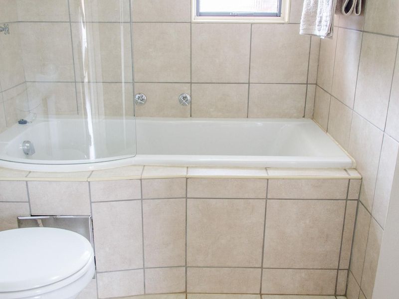 2 bedrooms, 1 bathroom, 1 garage apartment to rent - Photo 10