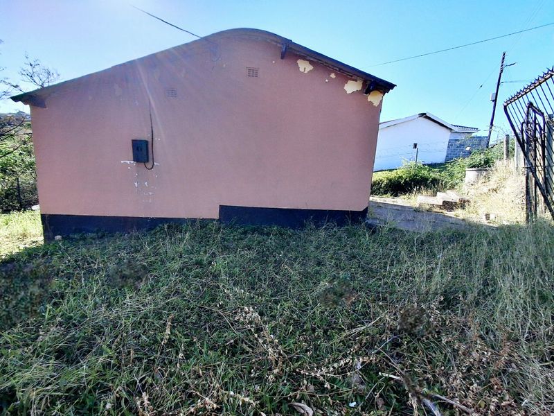 2 Bedroom House - Photo 3