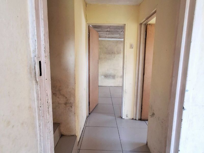 2 Bedroom House - Photo 4