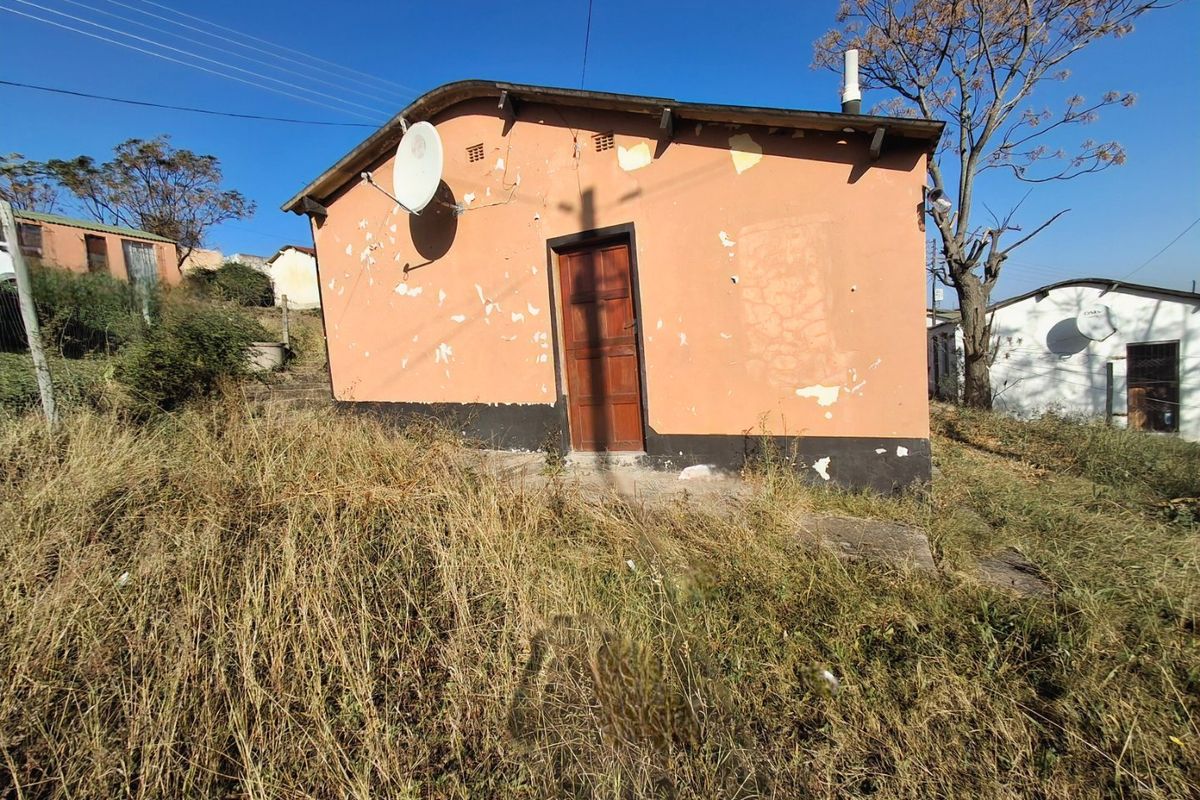 2 Bedroom House - Photo 5