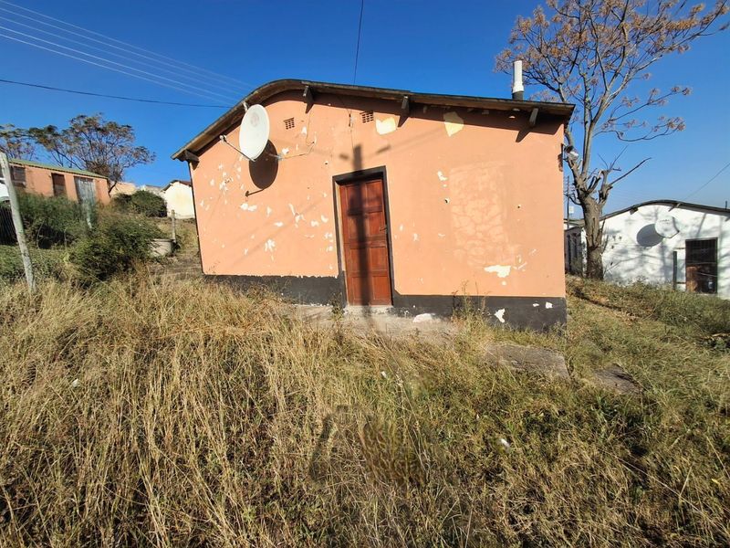 2 Bedroom House - Photo 5