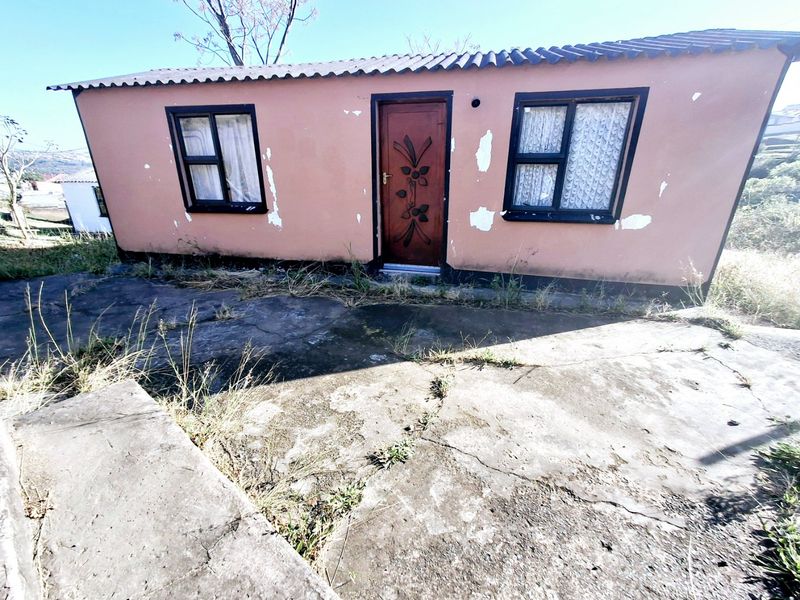 2 Bedroom House - Photo 2