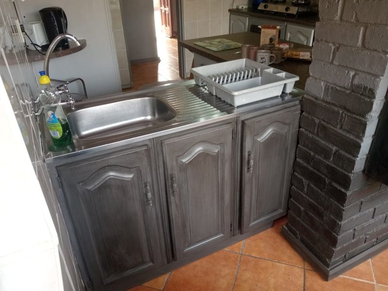 Stunning Family Home with Flatlets - Photo 10