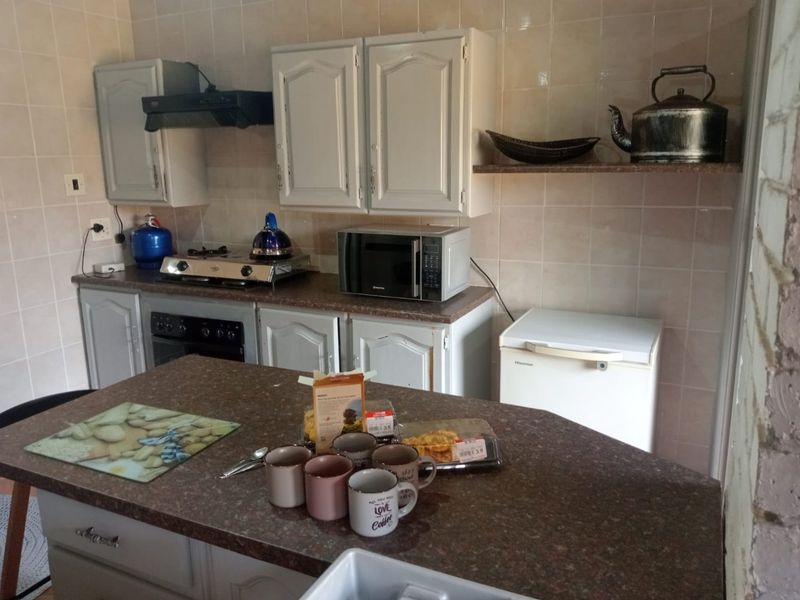 Stunning Family Home with Flatlets - Photo 8