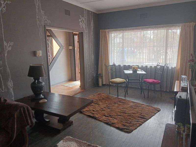 Stunning Family Home with Flatlets - Photo 7