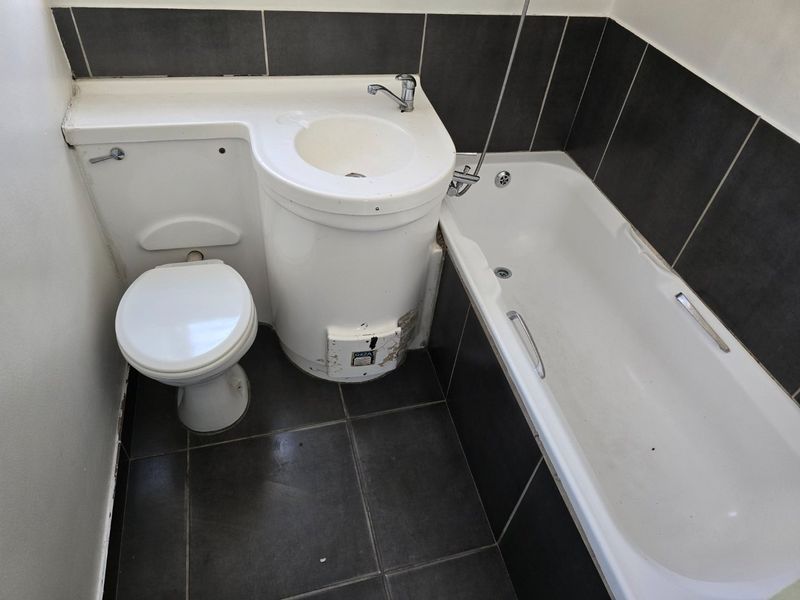 Cozy two bedroom starter home - Photo 5