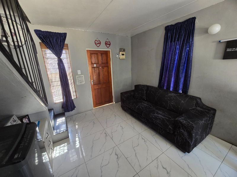 Cozy two bedroom starter home - Photo 9