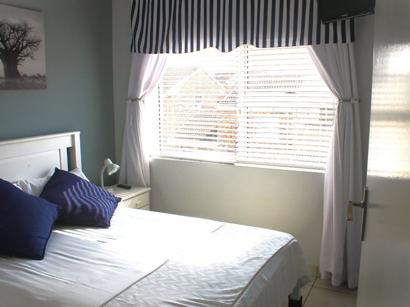 STUNNING 3 BEDROOM FLAT IN HARTENBOS WITH OCEAN VIEWS. - Photo 10