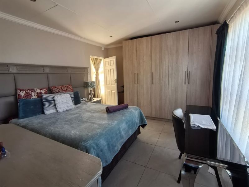 Modern 3 Bedroom home in  New Development - just 5km from the City center  - Photo 7