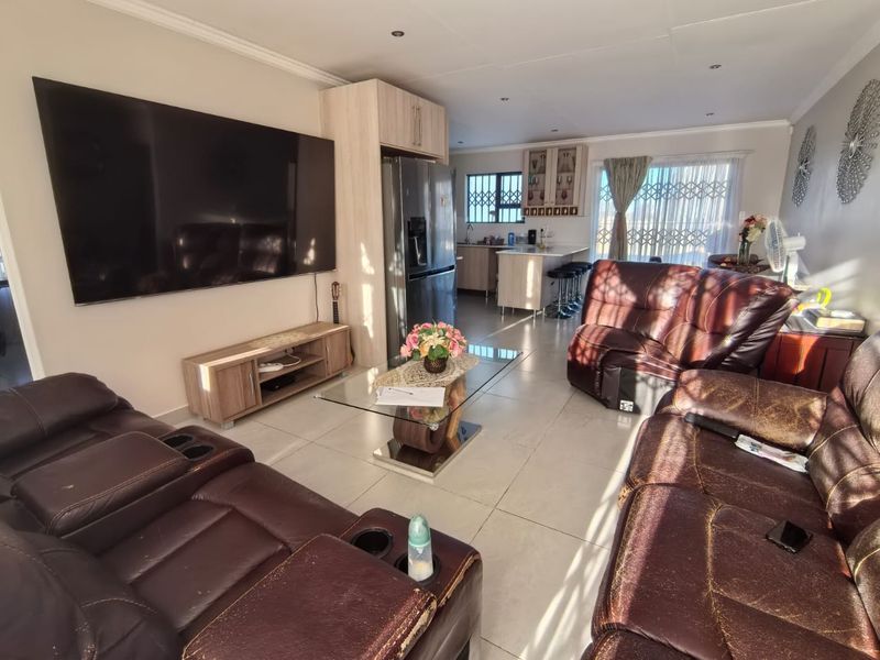 Modern 3 Bedroom home in  New Development - just 5km from the City center  - Photo 6