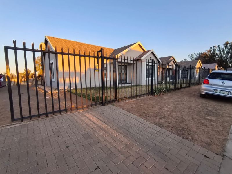 Modern 3 Bedroom home in  New Development - just 5km from the City center  - Photo 2