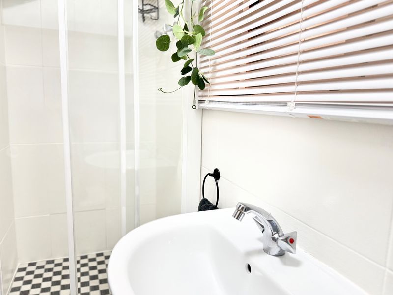 3 Bedroom, 3 bathroom House For Sale in Lentegeur  - Photo 9