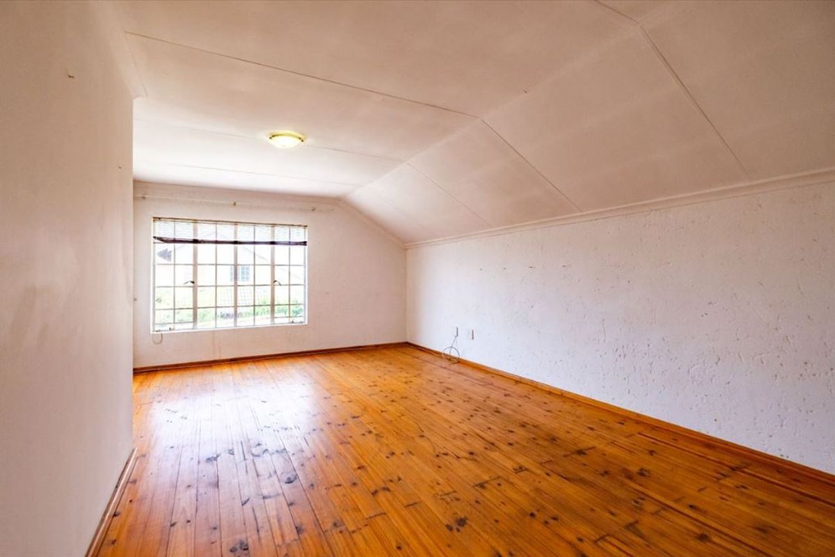 Spacious and Stylish Four-Bedroom Family Home - Photo 3