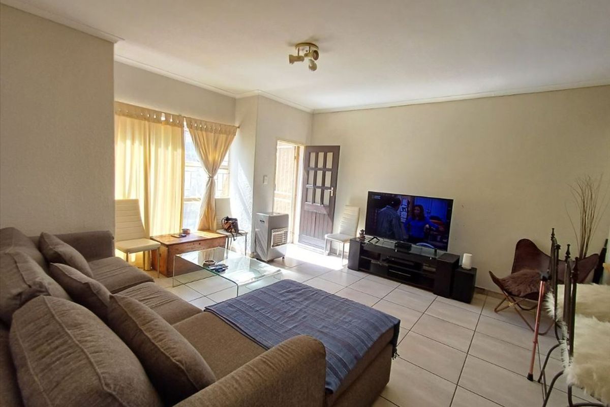 Cozy and Functional Starter Home - Photo 2