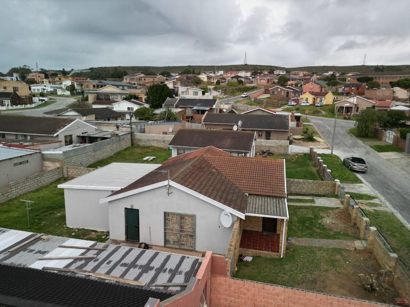 Renovated neat family home in quiet street. - Photo 5