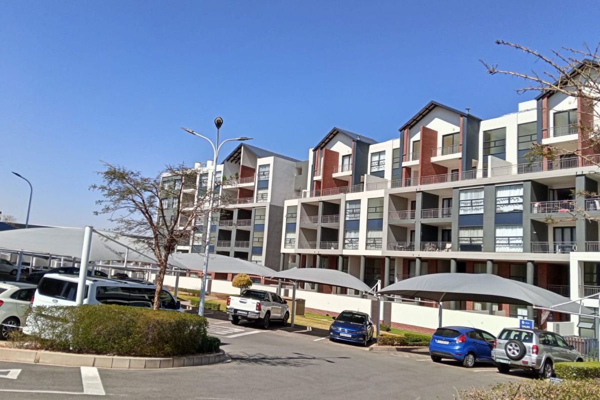 Sophisticated Sectional Title Apartment in an Exclusive New Development To Rent or For Sale - Photo 3