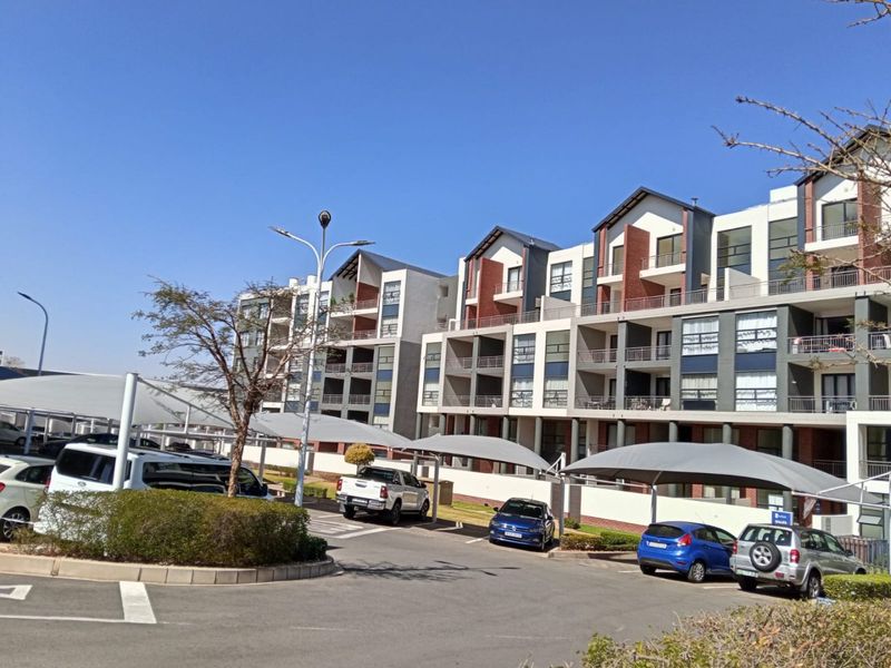 Sophisticated Sectional Title Apartment in an Exclusive New Development To Rent or For Sale - Photo 3