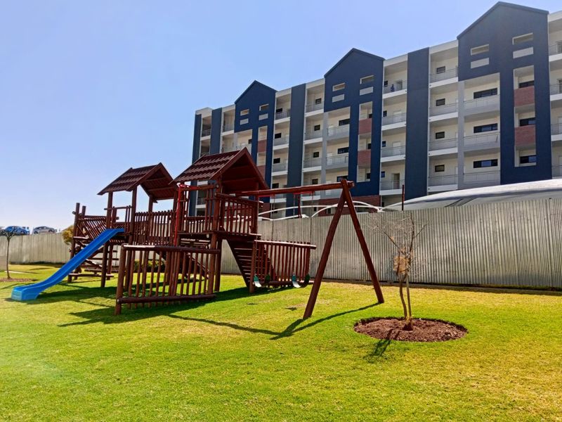 Sophisticated Sectional Title Apartment in an Exclusive New Development To Rent or For Sale - Photo 5