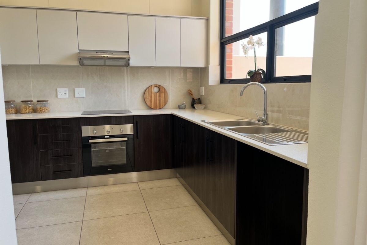 3 Bedroom Garden Duplex For Sale in Greenstone - Photo 5