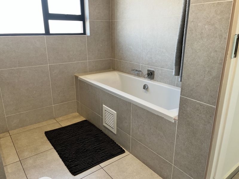 3 Bedroom Garden Duplex For Sale in Greenstone - Photo 9