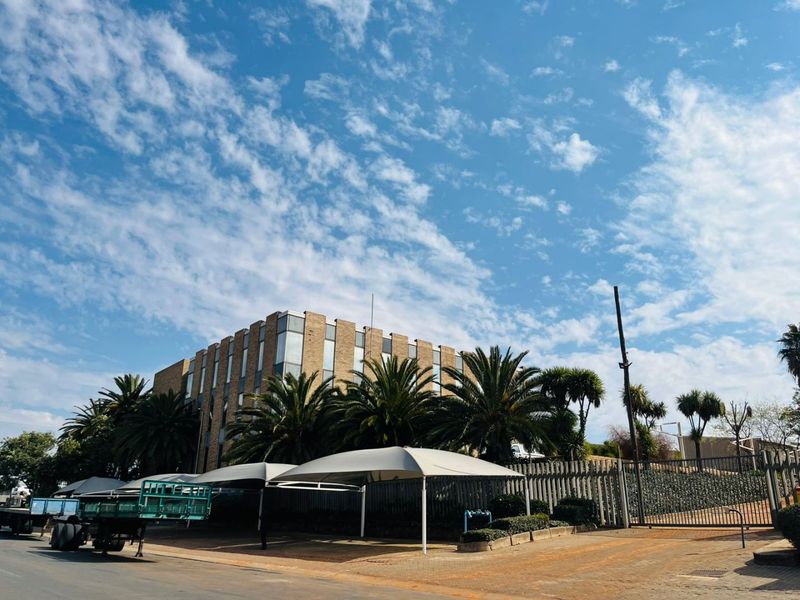 "Please note: Advertised prices are for guidance only. The final purchase price will be confirmed by the seller upon inquiry." - Photo 10