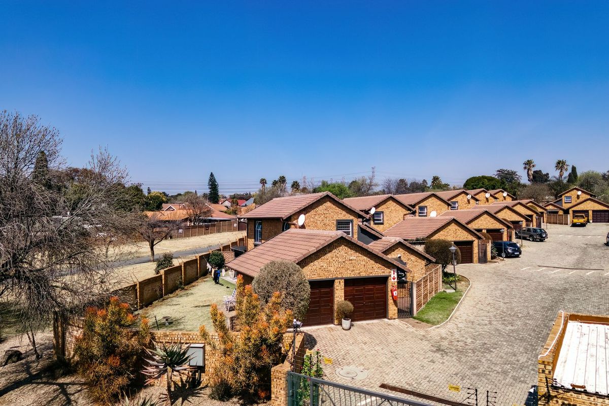 Immaculate Townhouse In Sought After Secure Complex - Photo 2