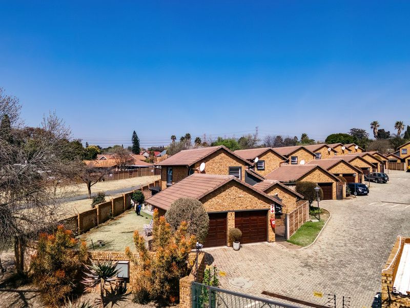 Immaculate Townhouse In Sought After Secure Complex - Photo 2