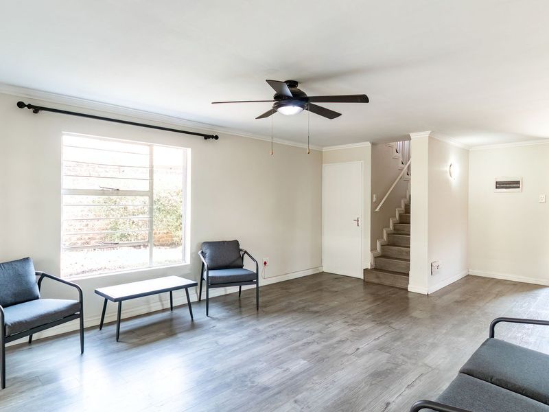 Immaculate Townhouse In Sought After Secure Complex - Photo 8