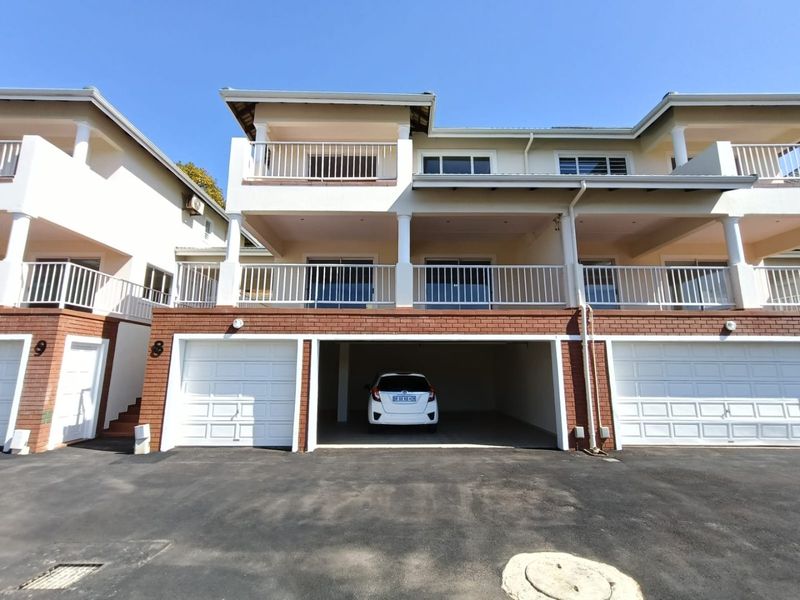 For Sale in Mount Edgecombe, secure 3 bedroom townhouse in a small complex - No transfer duties - Photo 2