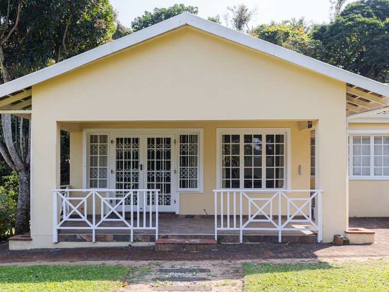Neat Move In Ready Townhouse - Photo 3