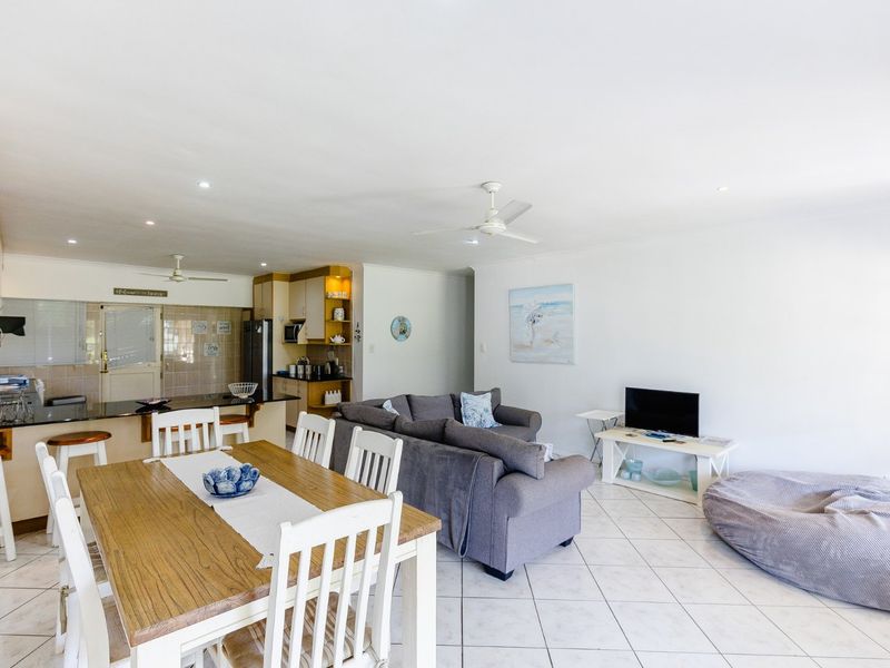 Neat Move In Ready Townhouse - Photo 9