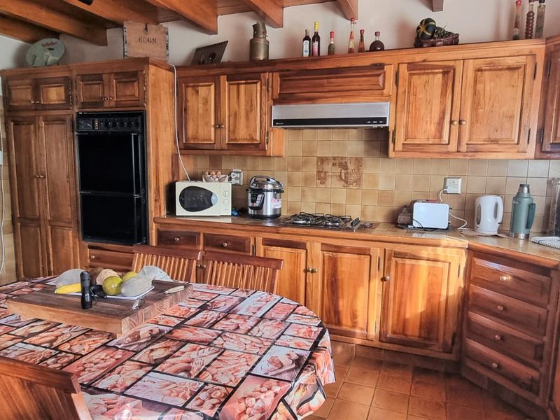 Expansive 9-Bedroom Property with Exceptional Views & Income Potential - Photo 5