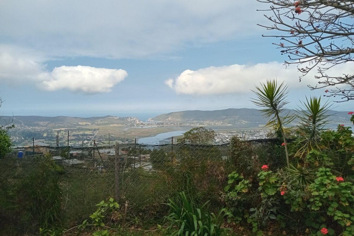 Expansive 9-Bedroom Property with Exceptional Views & Income Potential - Photo 2