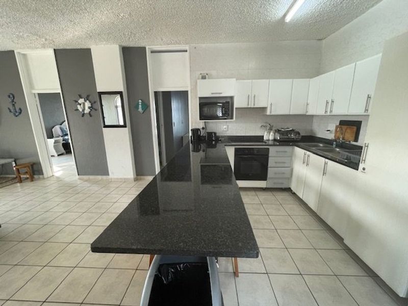 Very Spacious 2-Bedroom, 2-Bathroom Apartment - Photo 4