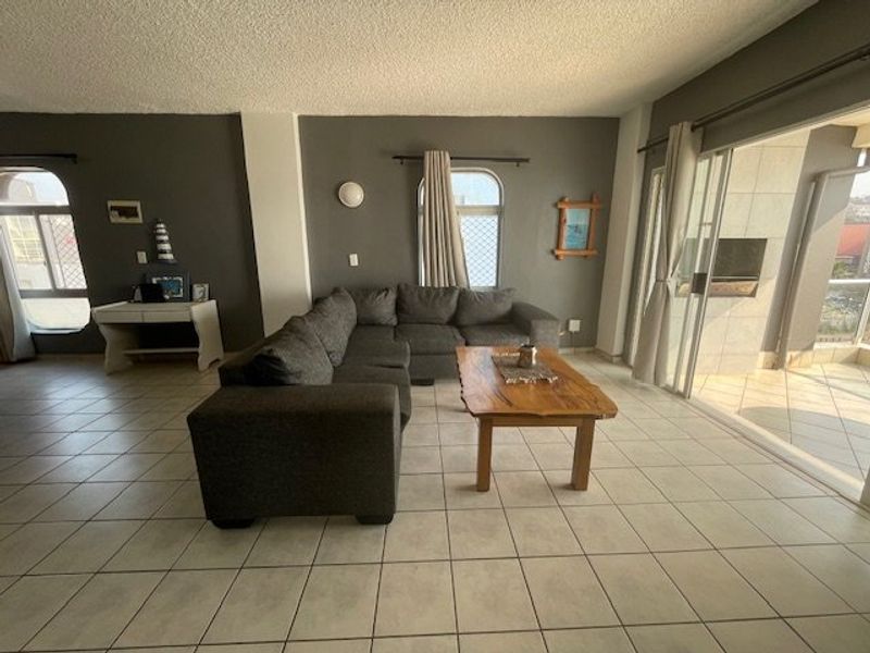 Very Spacious 2-Bedroom, 2-Bathroom Apartment - Photo 6