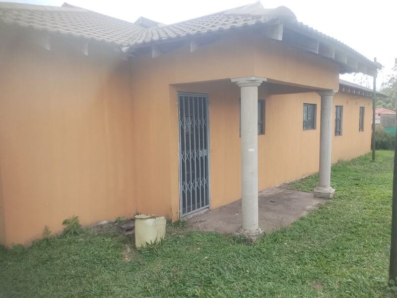 4 Bedrooms house for sale in Esikhawini. - Photo 4