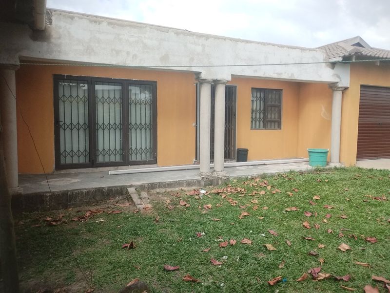 4 Bedrooms house for sale in Esikhawini. - Photo 5