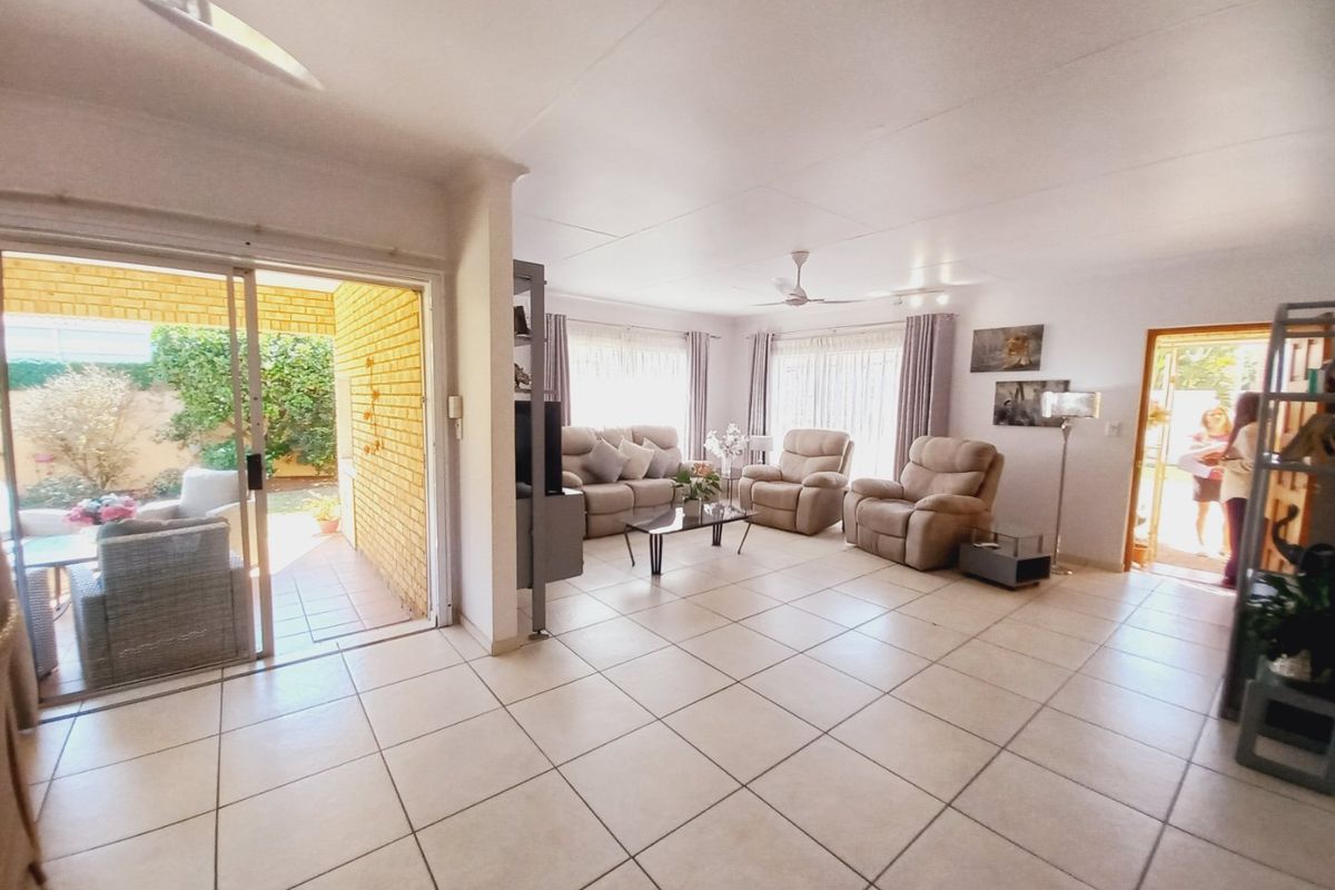 Neat as a Pin Face Brick Simplex Cluster in a Secure Estate in Edenglen - Photo 3