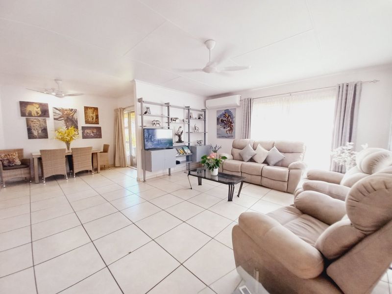 Neat as a Pin Face Brick Simplex Cluster in a Secure Estate in Edenglen - Photo 2