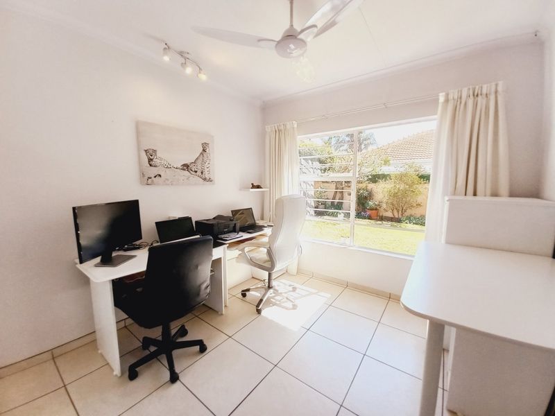 Neat as a Pin Face Brick Simplex Cluster in a Secure Estate in Edenglen - Photo 10