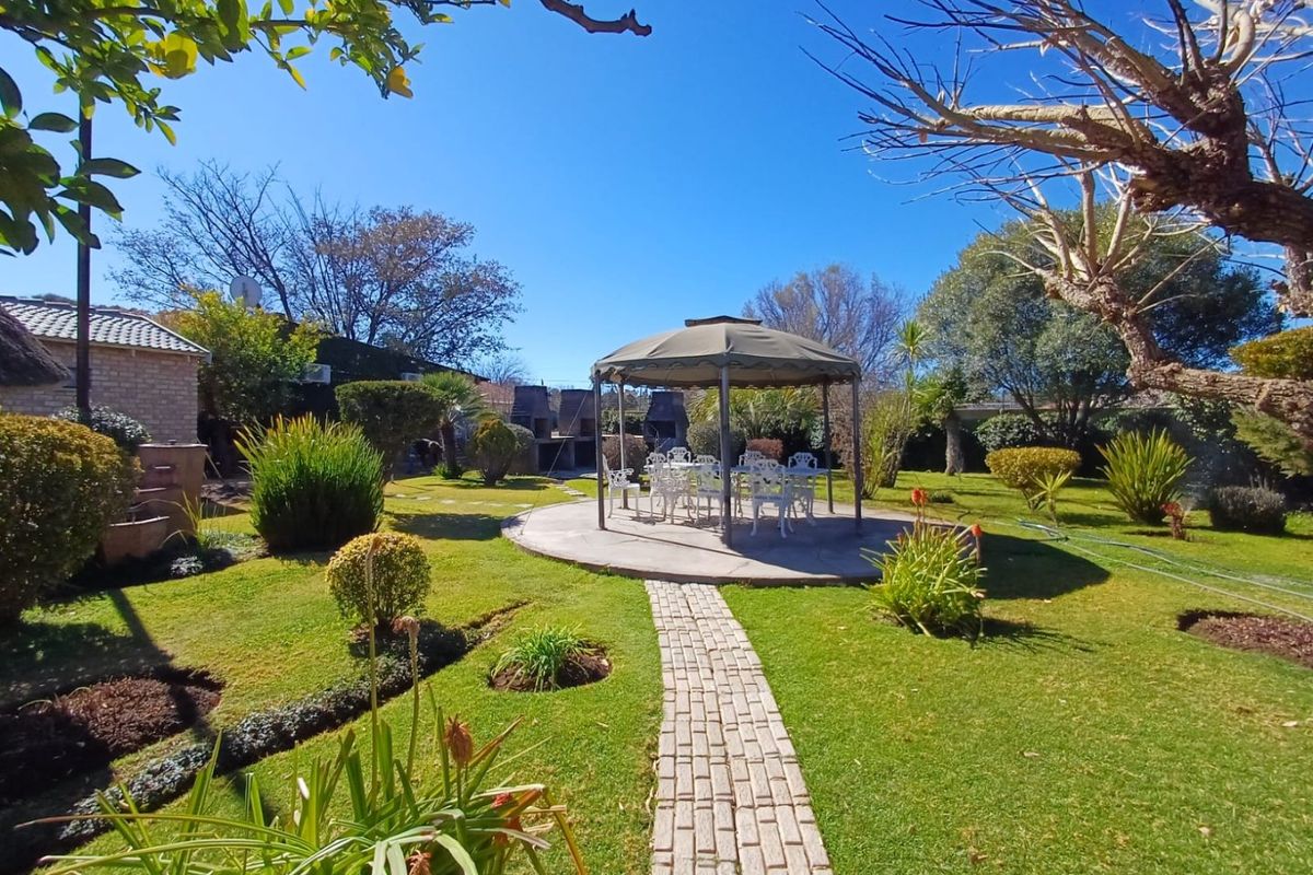 Prime Guesthouse for Sale in the Heart of Lichtenburg - Photo 5