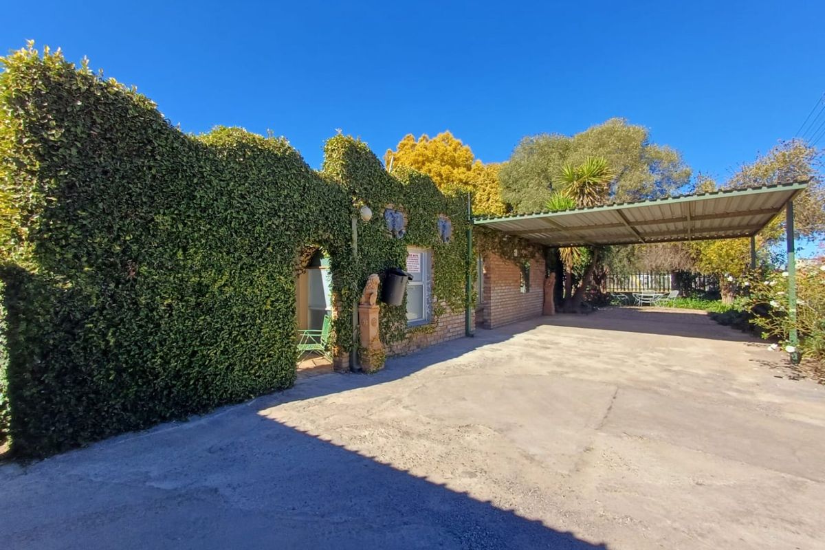 Prime Guesthouse for Sale in the Heart of Lichtenburg - Photo 3