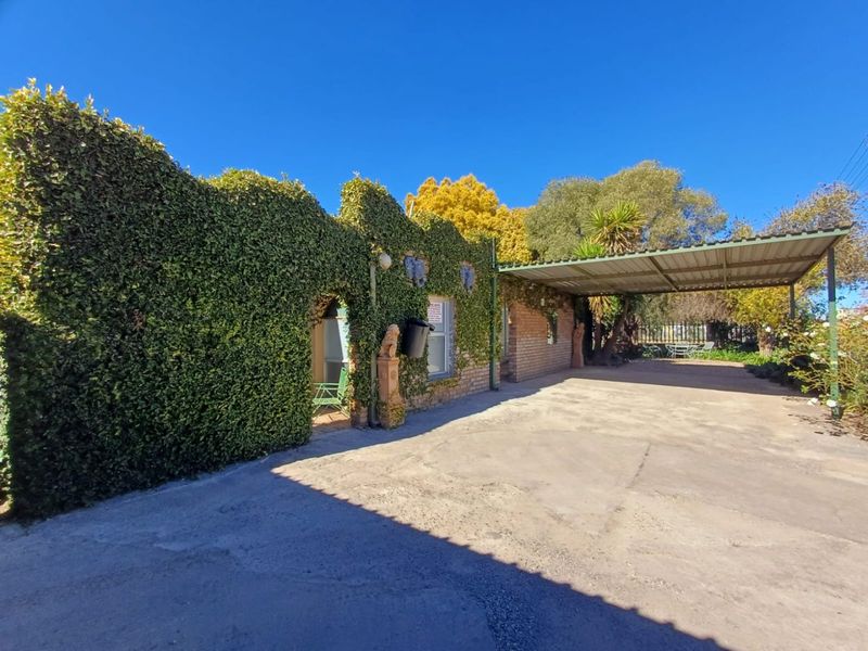 Prime Guesthouse for Sale in the Heart of Lichtenburg - Photo 3