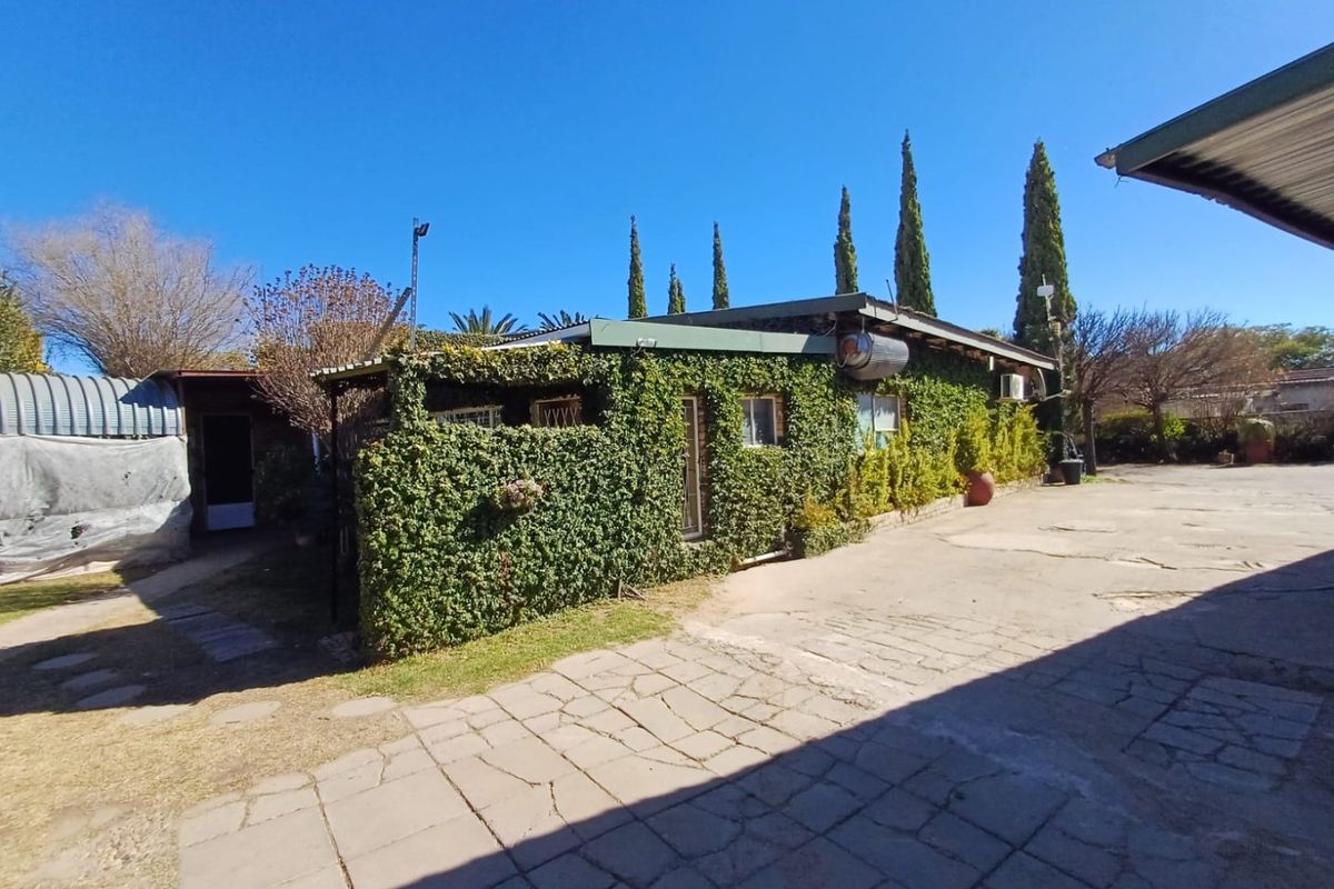 Prime Guesthouse for Sale in the Heart of Lichtenburg - Photo 2