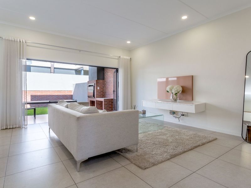 ? Brand-New Modern Duplex in Secure Boomed Area – Sunninghill ? - Photo 5