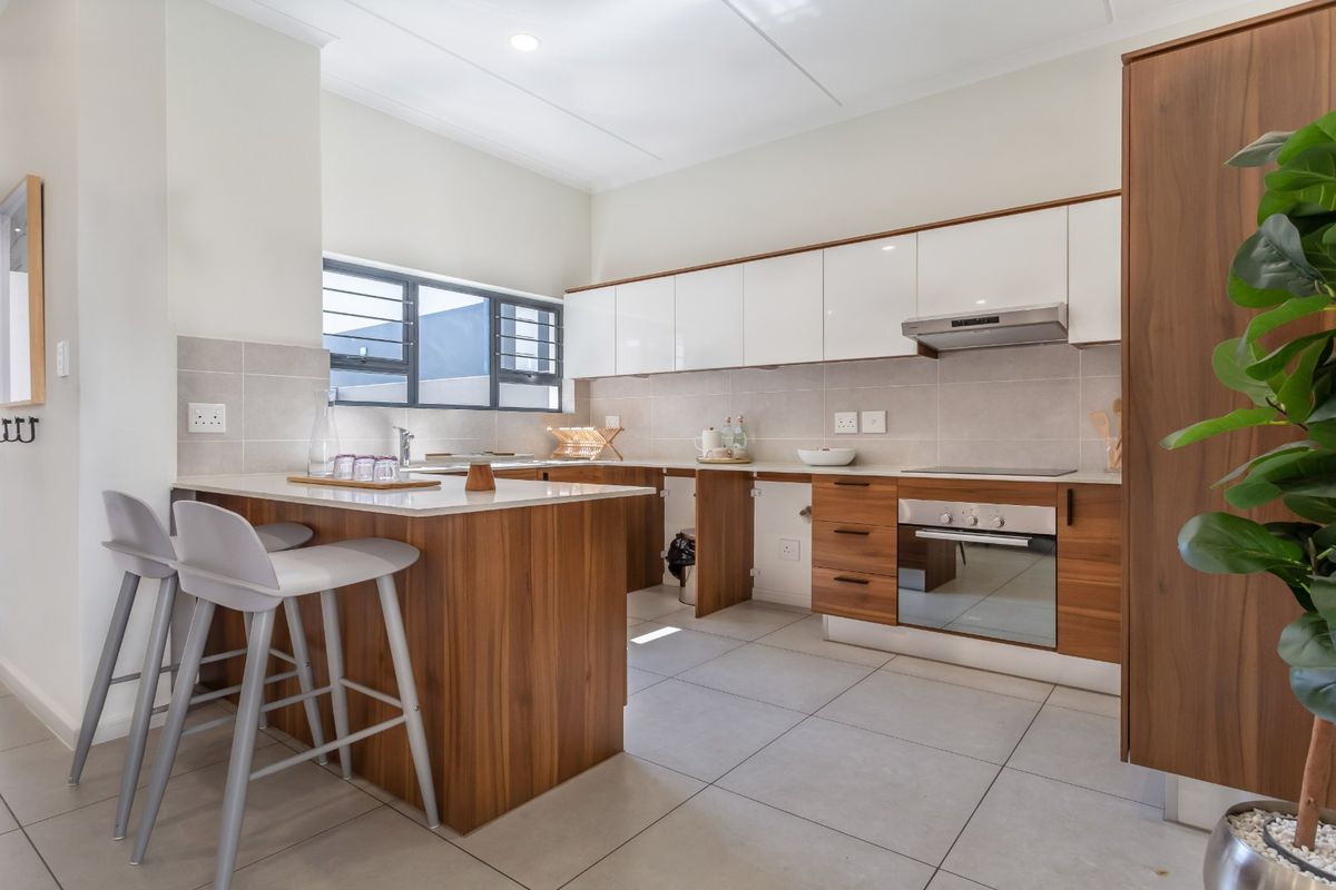 ? Brand-New Modern Duplex in Secure Boomed Area – Sunninghill ? - Photo 2