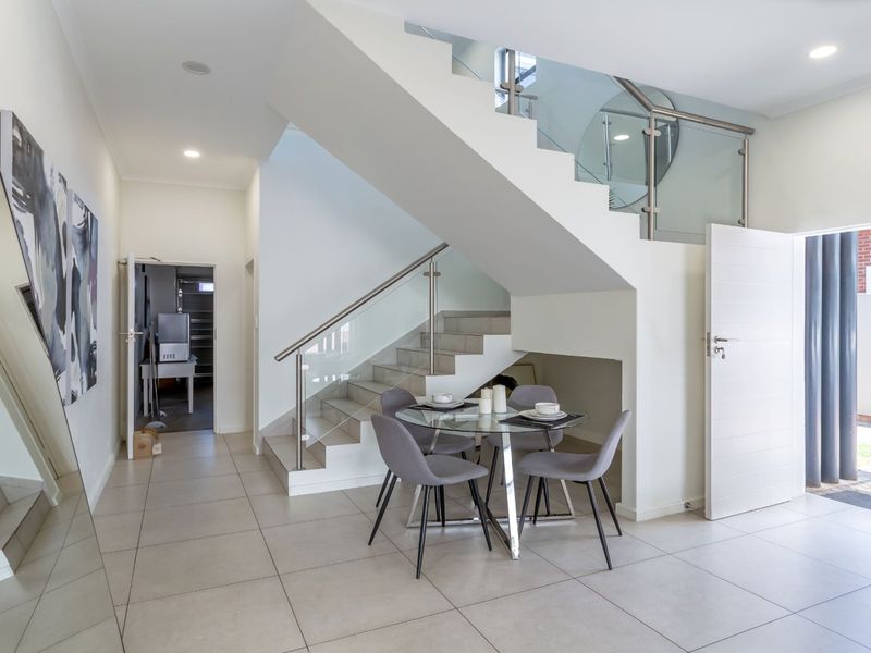 ? Brand-New Modern Duplex in Secure Boomed Area – Sunninghill ? - Photo 8