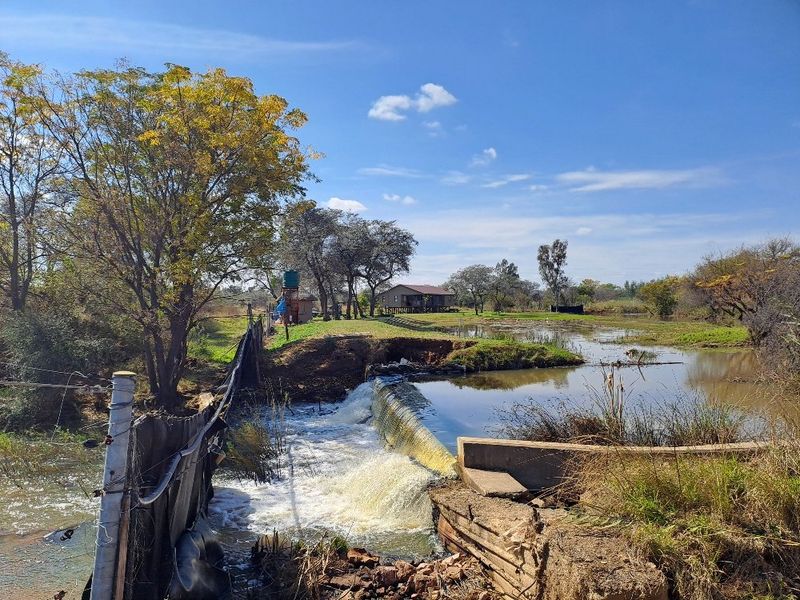 Business and commercial oppertuanity Filling station with shops and liquor license for Sale Dinokeng Big 5 game reserve,  never to be seen again  - Photo 5