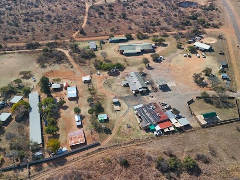 Business and commercial oppertuanity Filling station with shops and liquor license for Sale Dinokeng Big 5 game reserve,  never to be seen again  - Photo 4