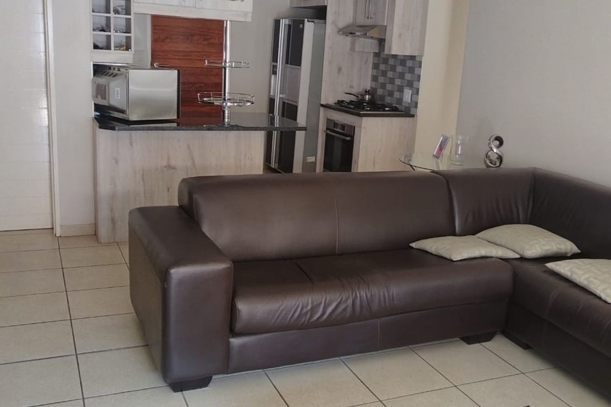 Beautiful Family Home with Riverfront views - Photo 5